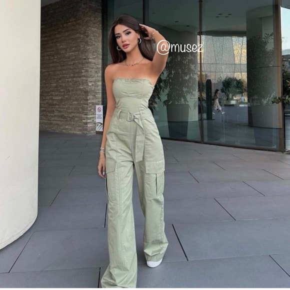 Zara Pants - Zara WIDE LEG TECHNICAL FABRIC JUMPSUIT